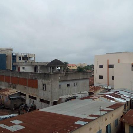 Chez Olivia Olivier Bed & Breakfast Cotonou Exterior foto